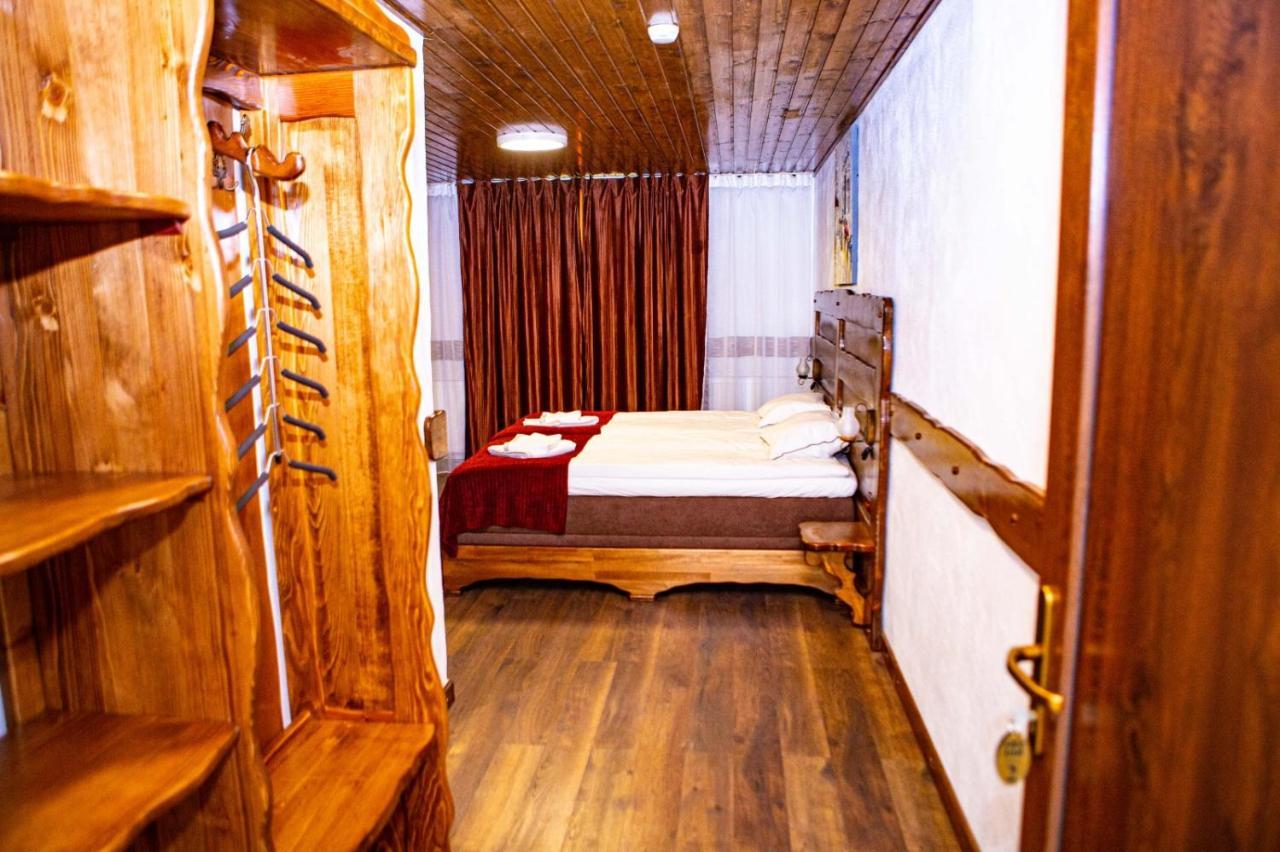 Hotel Vila Swe Sar Curtea de Argeş Esterno foto