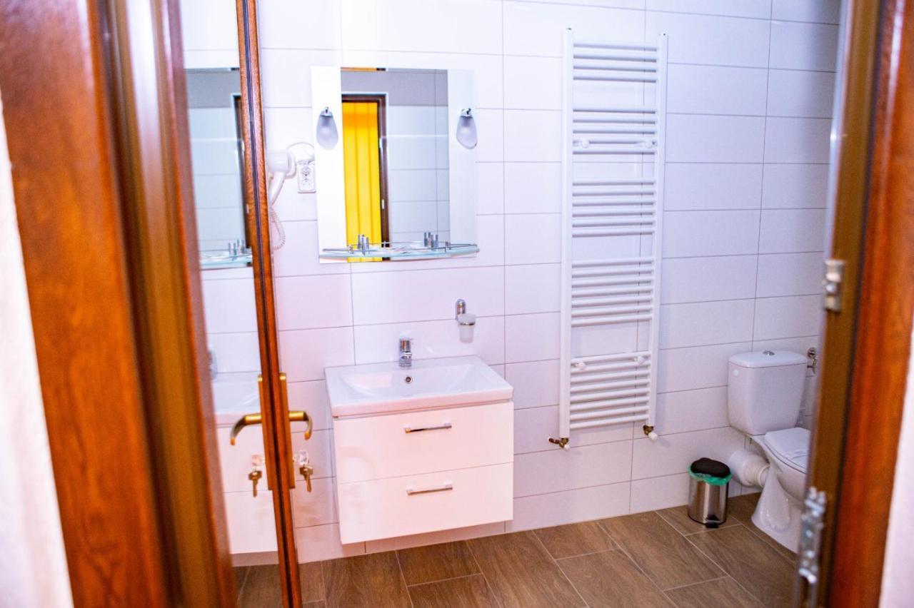 Hotel Vila Swe Sar Curtea de Argeş Esterno foto