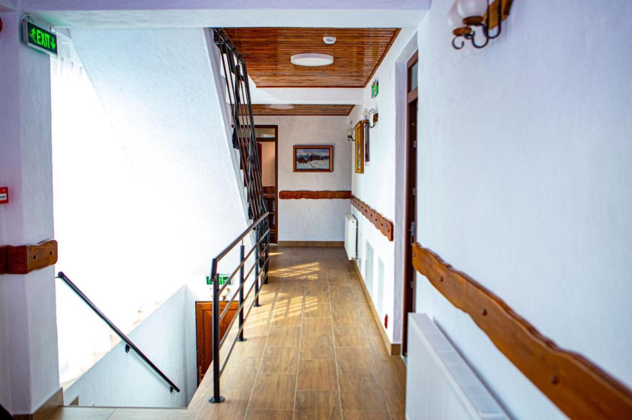 Hotel Vila Swe Sar Curtea de Argeş Esterno foto
