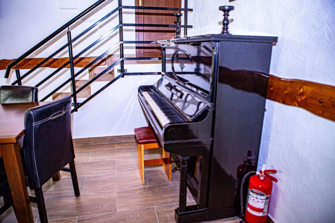 Hotel Vila Swe Sar Curtea de Argeş Esterno foto