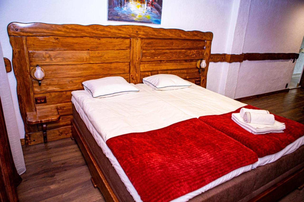 Hotel Vila Swe Sar Curtea de Argeş Esterno foto