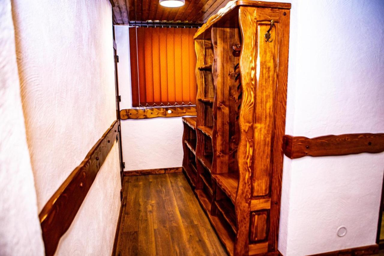 Hotel Vila Swe Sar Curtea de Argeş Esterno foto